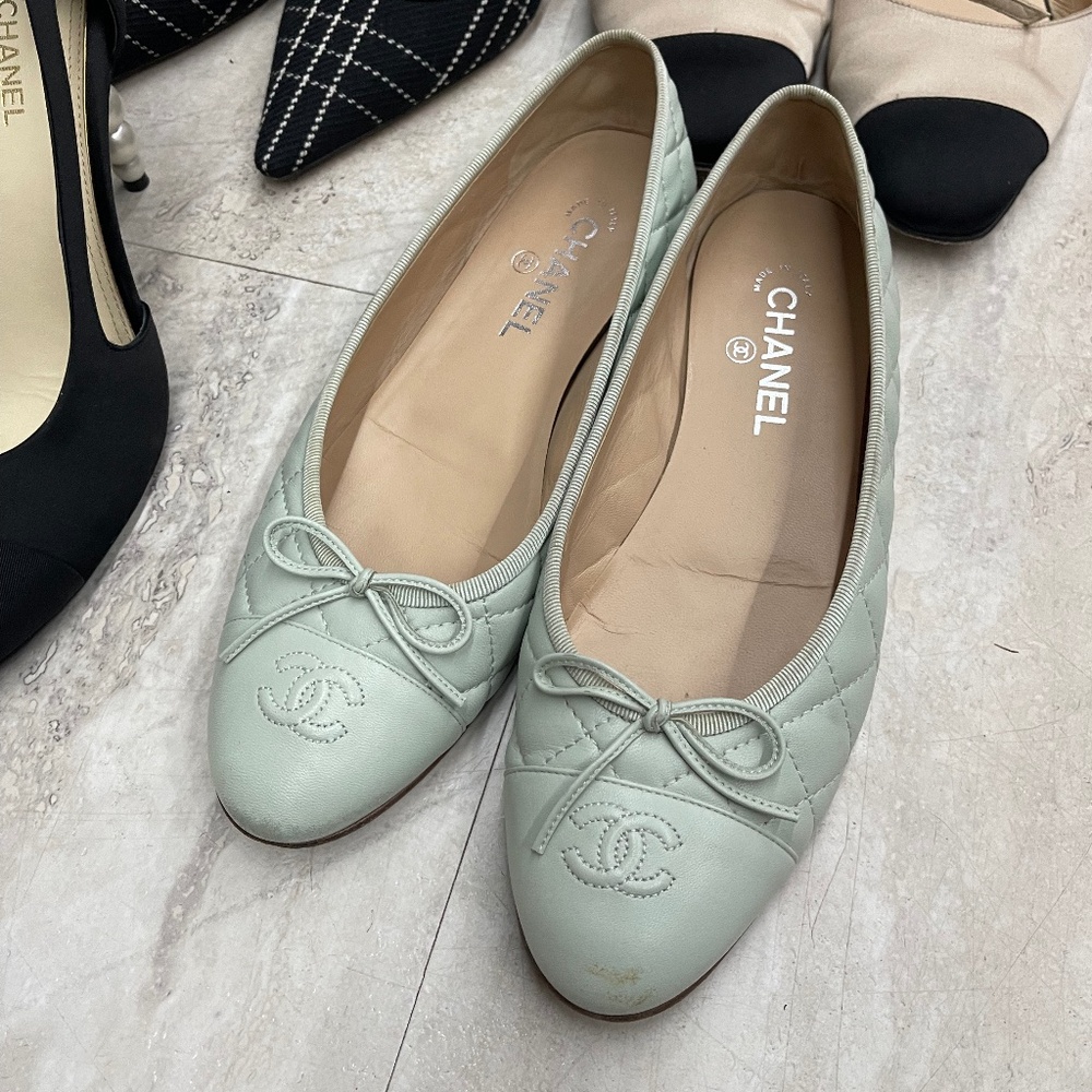 Chanel Black quilted ballet flats